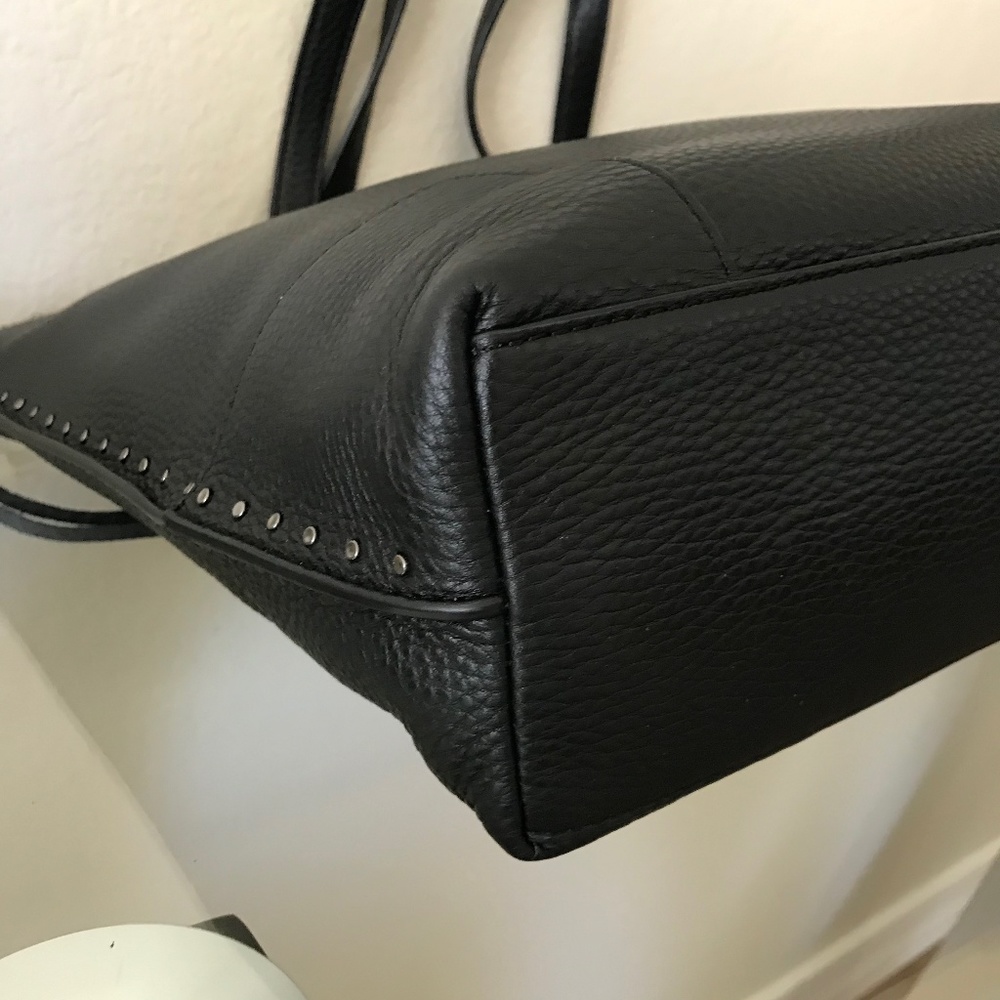 SOLD”NEW" REBECCA MINKOFF BLACK LINED TOTE - Picture 5 of 8